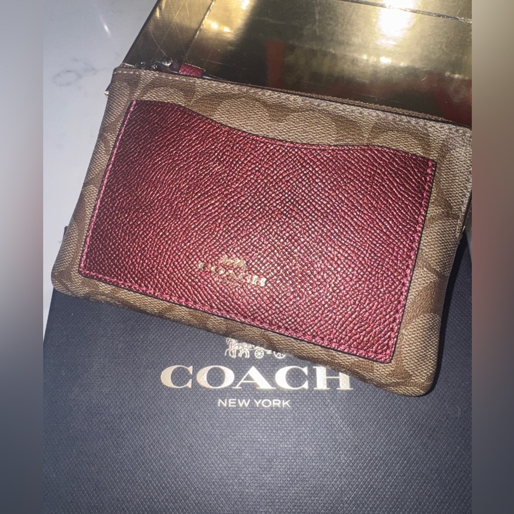 COACH WRISTLET- brown red